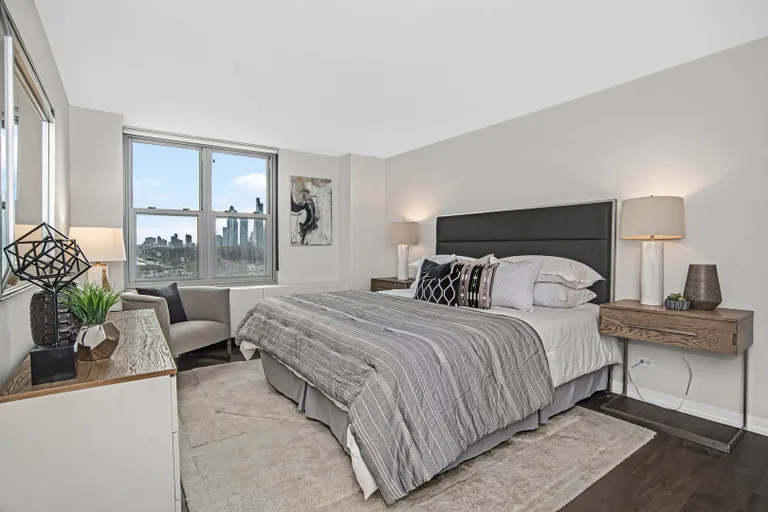New York City Real Estate | View 400 E Randolph, 809 | room 12 | View 13