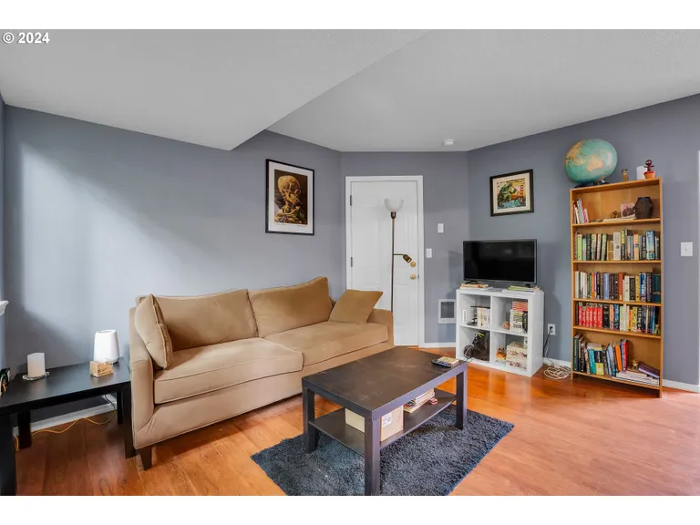 New York City Real Estate | View 126 S Curry St | room 26 | View 27