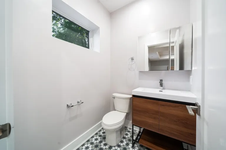 Jersey City/Hoboken Real Estate | View 335 Virginia Ave Unit# 1 | room 22 | View 23