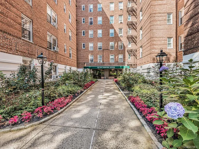 New York City Real Estate | View 245 Parkview Avenue #6 I | room 16 | View 17