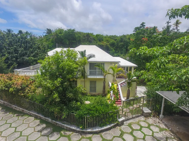 New York City Real Estate | View "New Moon" Eastern Road - New Providence | Eastern Road Home - Moon-02 | View 2