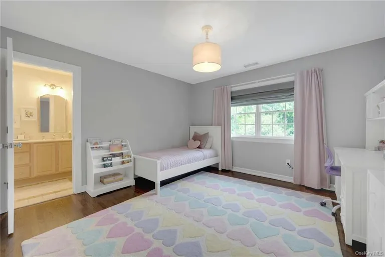 New York City Real Estate | View 30 Plumwood Road | room 23 | View 24