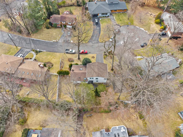 Westchester Real Estate | View 20 Hunt Path | room 7 | View 8
