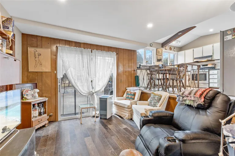 Westchester Real Estate | View 20 Hunt Path | room 23 | View 24