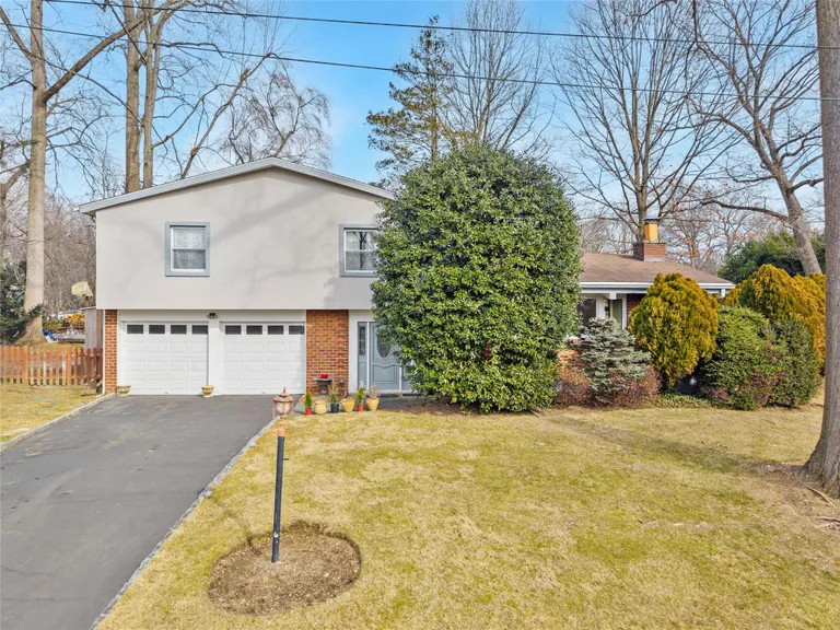 Westchester Real Estate | View 20 Hunt Path | room 2 | View 3