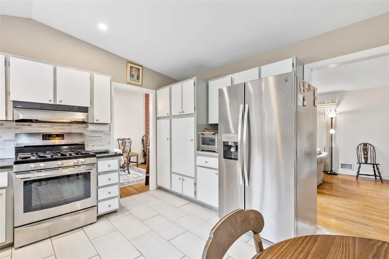 Westchester Real Estate | View 20 Hunt Path | room 16 | View 17