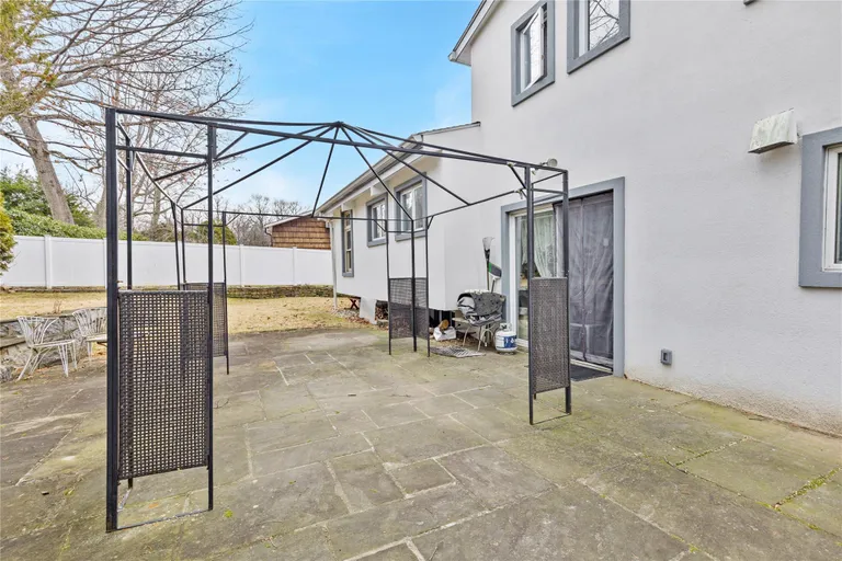 Westchester Real Estate | View 20 Hunt Path | room 29 | View 30