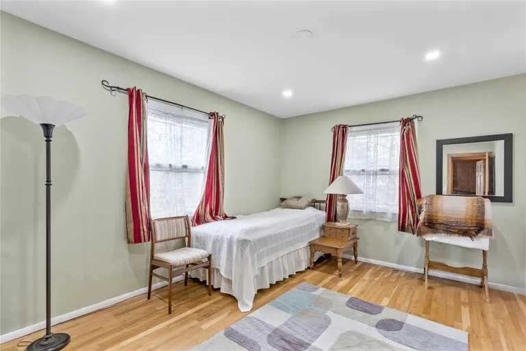 Westchester Real Estate | View 20 Hunt Path | room 19 | View 20