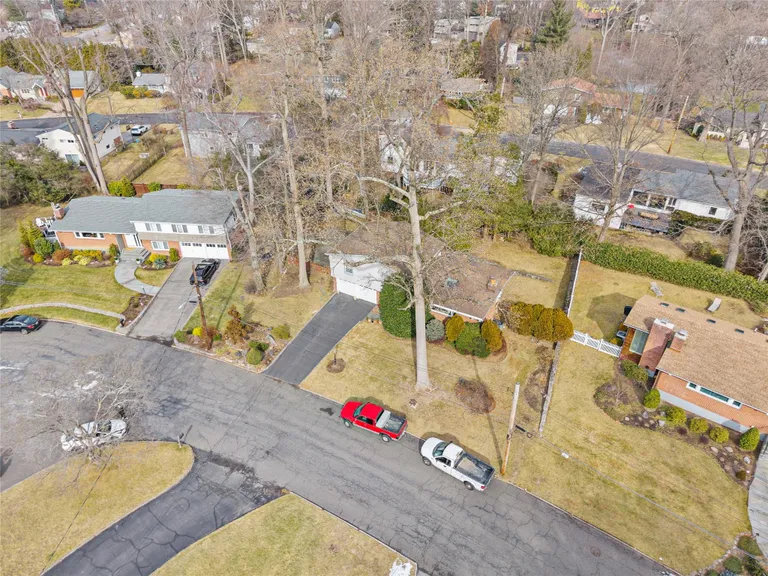 Westchester Real Estate | View 20 Hunt Path | room 5 | View 6