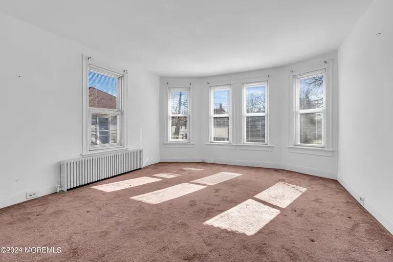 New York City Real Estate | View 128 Oakland Street Unit# B | room 2 | View 3