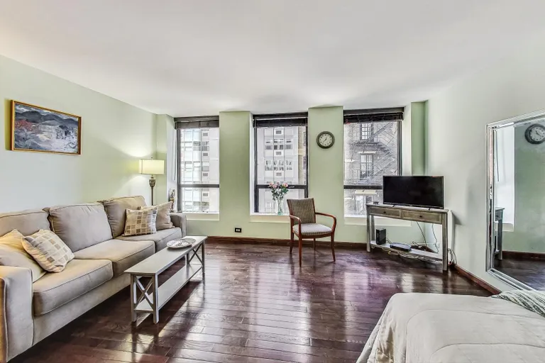 New York City Real Estate | View 260 E Chestnut, 701 | room 1 | View 2