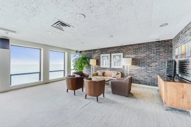 New York City Real Estate | View 260 E Chestnut, 701 | room 21 | View 22