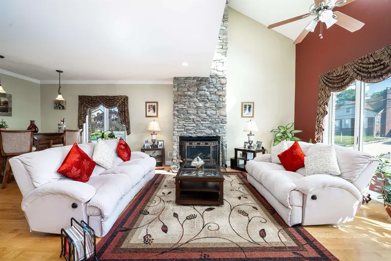 Jersey City/Hoboken Real Estate | View 361 Roosevelt Ave | room 2 | View 3