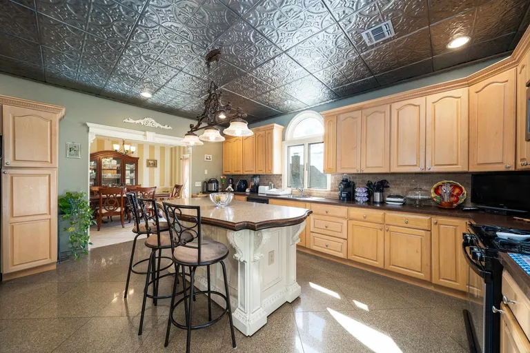 Jersey City/Hoboken Real Estate | View 361 Roosevelt Ave | room 9 | View 10