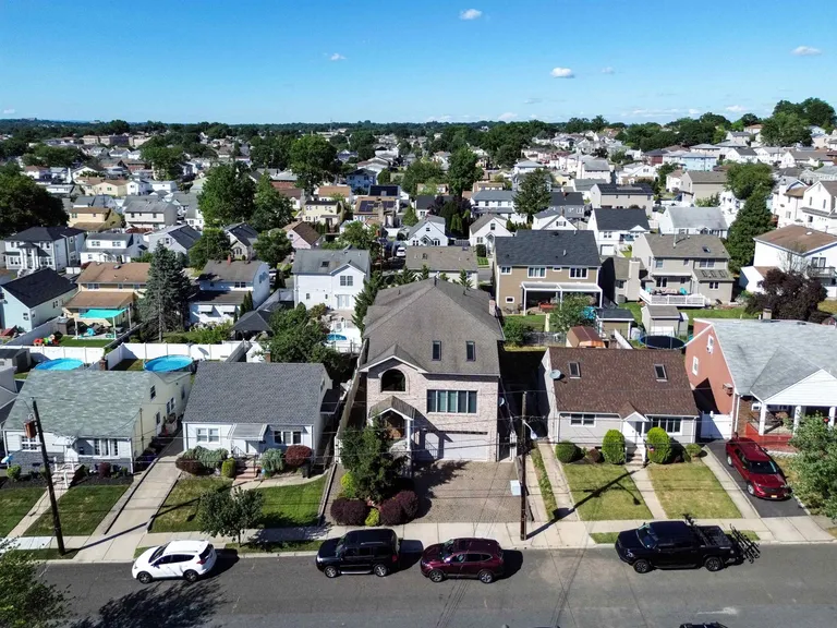 Jersey City/Hoboken Real Estate | View 361 Roosevelt Ave | room 42 | View 43