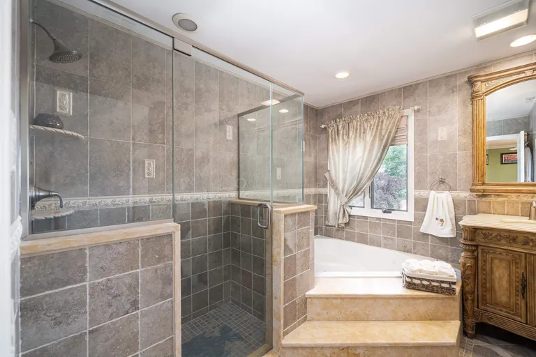 Jersey City/Hoboken Real Estate | View 361 Roosevelt Ave | room 19 | View 20