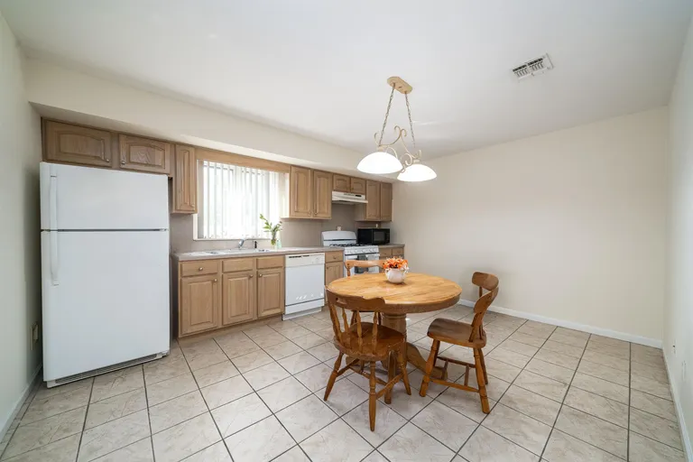 Jersey City/Hoboken Real Estate | View 361 Roosevelt Ave | room 29 | View 30