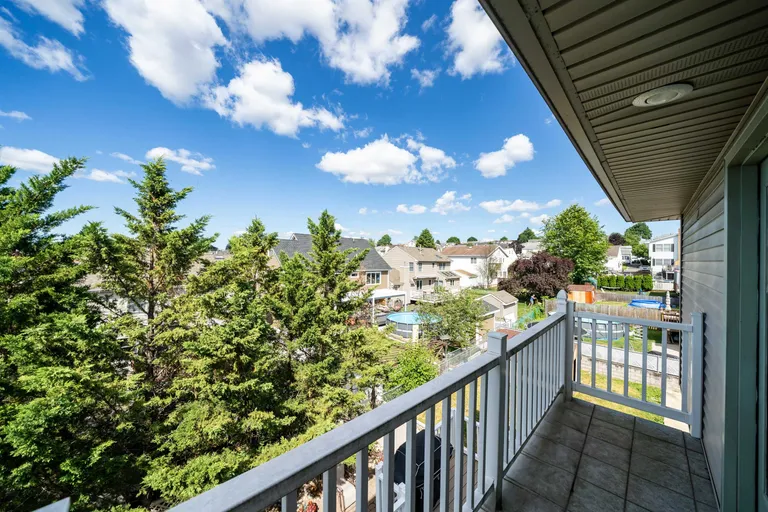Jersey City/Hoboken Real Estate | View 361 Roosevelt Ave | room 24 | View 25