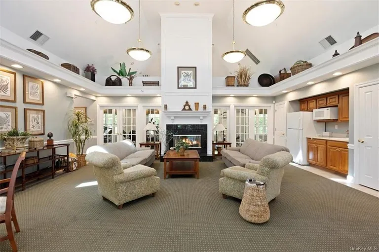Westchester Real Estate | View 409 Glenwood Drive | room 26 | View 27