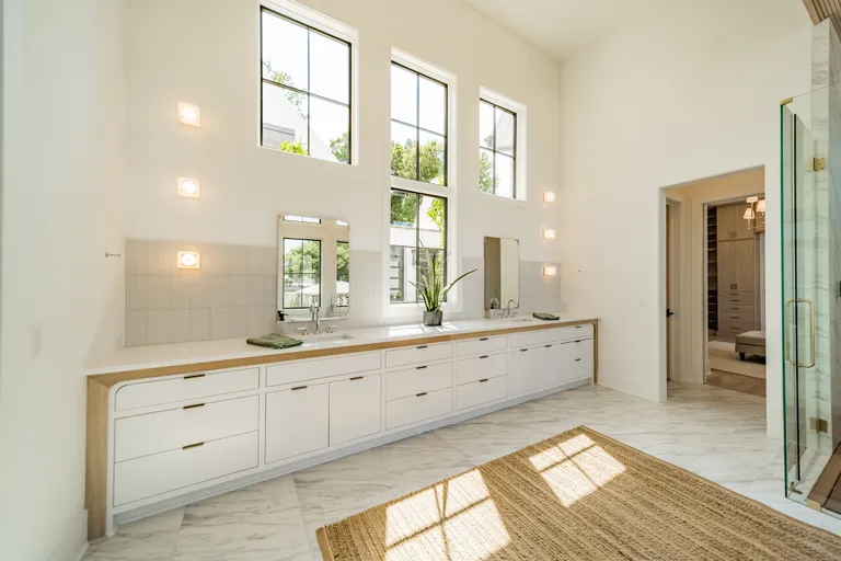 Charlotte Real Estate | View 18000 Whispering Oaks Drive | Primary Bathroom | View 33