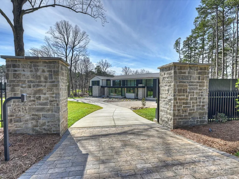 Charlotte Real Estate | View 2536 Brawley School Road | room 4 | View 5