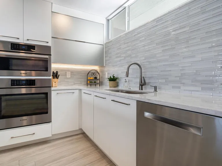 Sarasota/St. Petersburg Real Estate | View 100 Sands Point Road #305 | room 17 | View 18
