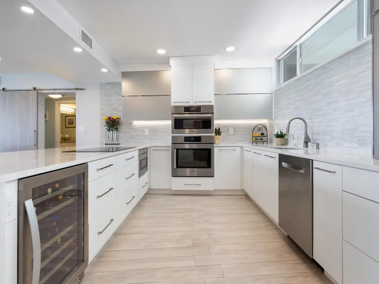 Sarasota/St. Petersburg Real Estate | View 100 Sands Point Road #305 | room 16 | View 17