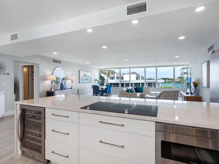 Sarasota/St. Petersburg Real Estate | View 100 Sands Point Road #305 | room 19 | View 20