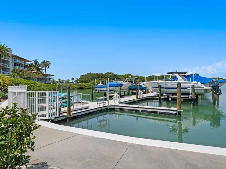 Sarasota/St. Petersburg Real Estate | View 100 Sands Point Road #305 | room 47 | View 48