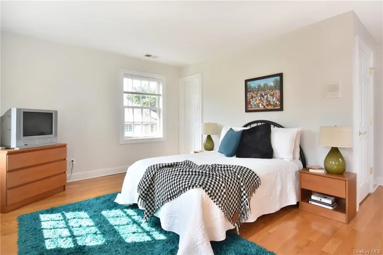 New York City Real Estate | View 299 Riverview Road | room 21 | View 22