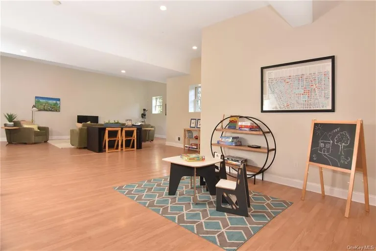 New York City Real Estate | View 299 Riverview Road | room 28 | View 29