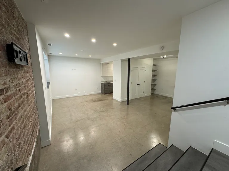 New York City Real Estate | View 1301 S California, 1E | room 3 | View 4