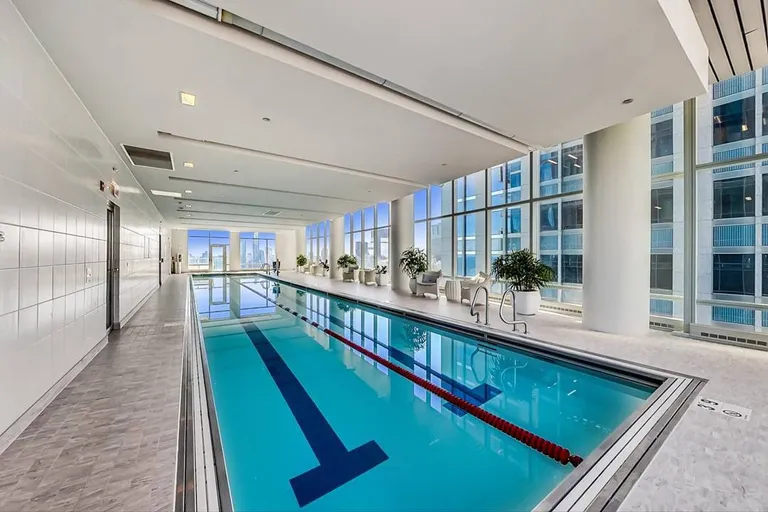 Chicago Real Estate | View 340 E Randolph, 506 | room 23 | View 24