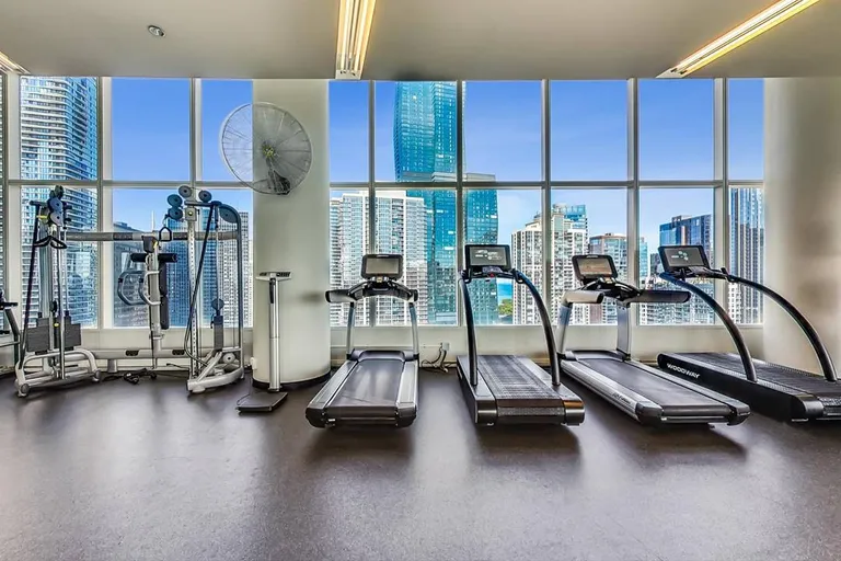 Chicago Real Estate | View 340 E Randolph, 506 | room 21 | View 22