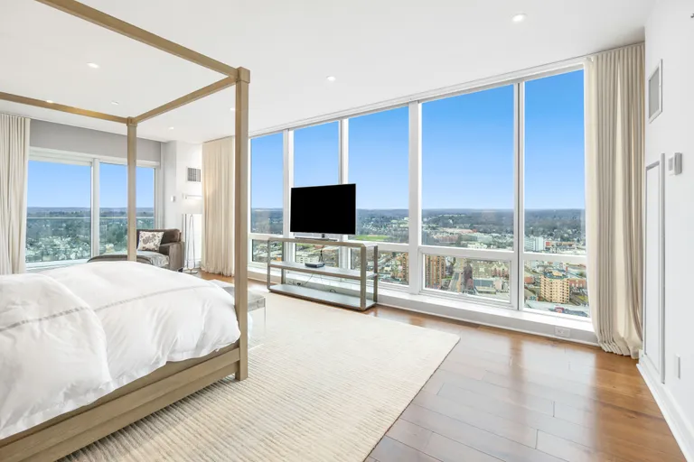 New York City Real Estate | View 1 Broad Street PHD3 | Primary Suite with Panoramic Views | View 14