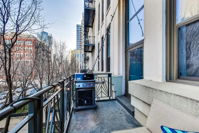 New York City Real Estate | View 758 N Larrabee, 219 | room 7 | View 8