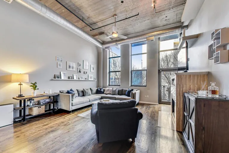 New York City Real Estate | View 758 N Larrabee, 219 | room 5 | View 6