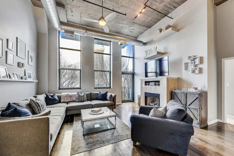 New York City Real Estate | View 758 N Larrabee, 219 | room 1 | View 2