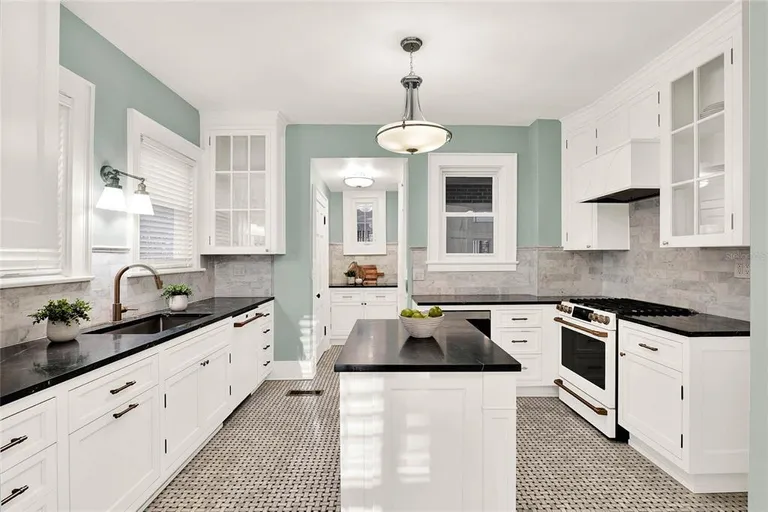 Central Florida Real Estate | View 721 Delaney Avenue | room 9 | View 10