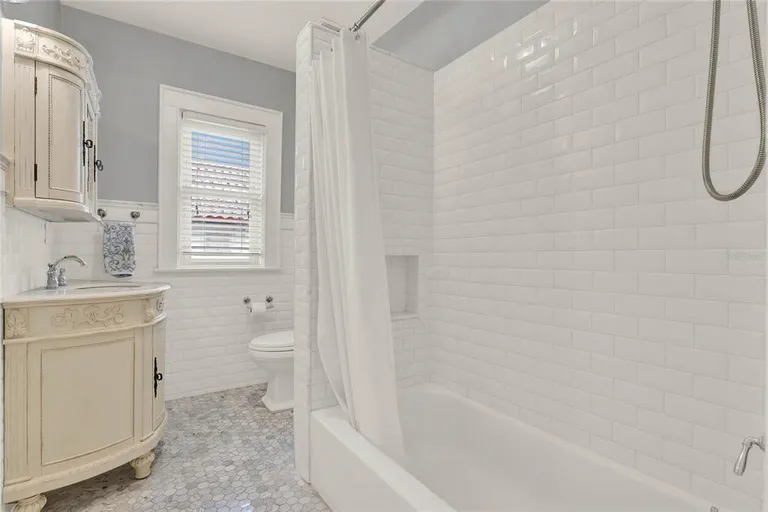Central Florida Real Estate | View 721 Delaney Avenue | room 21 | View 22