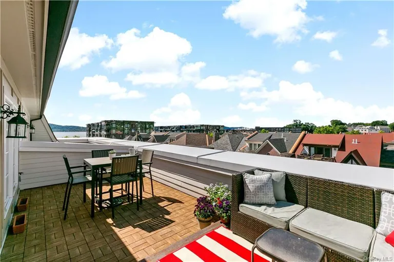 New York City Real Estate | View 4 Orchard Drive Unit# 4 | room 27 | View 28