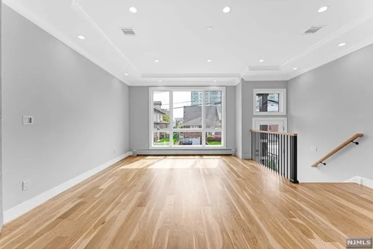 New York City Real Estate | View 695 Hillside Avenue | room 3 | View 4