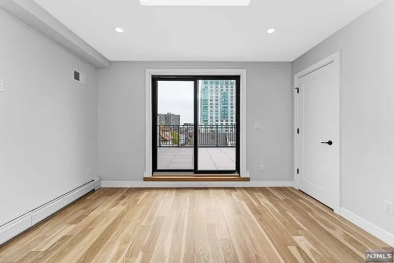 New York City Real Estate | View 695 Hillside Avenue | room 37 | View 38