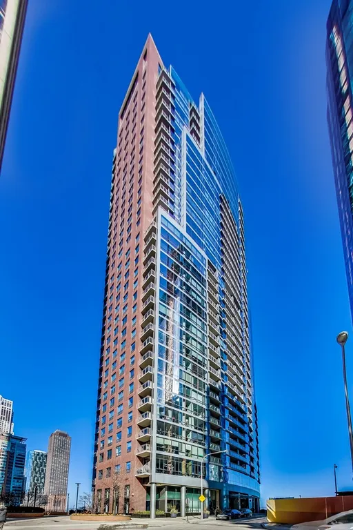 New York City Real Estate | View 450 E Waterside, 1406 | 2 Beds, 2 Baths | View 1