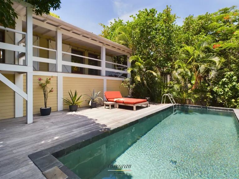 St Barth Real Estate | View CR-PLM Marigot | Villa CR-PLM St Barth 15 | View 15