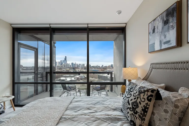 New York City Real Estate | View 860 W Blackhawk, 1108 | room 20 | View 21