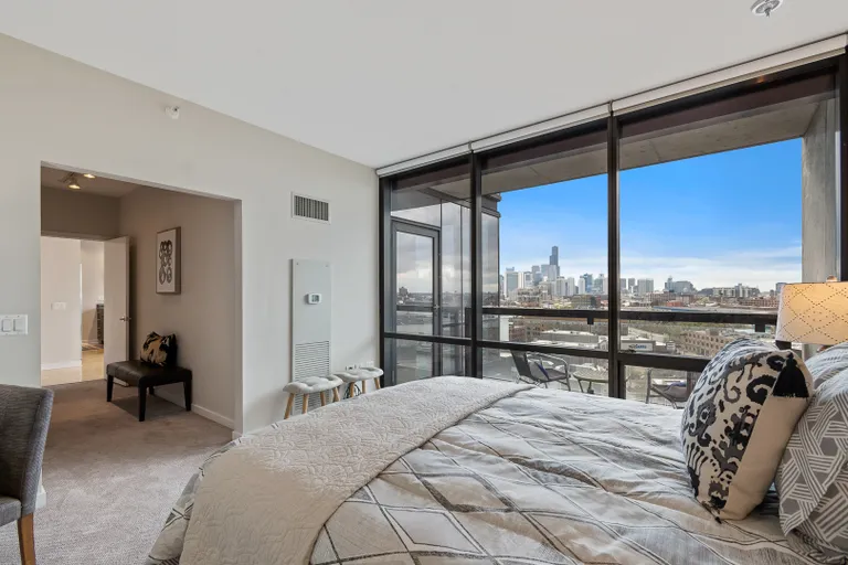 New York City Real Estate | View 860 W Blackhawk, 1108 | room 19 | View 20