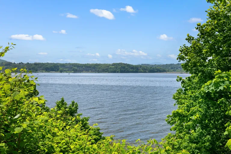 39 Grinnell Street, Rhinecliff, NY 12574 Property for sale