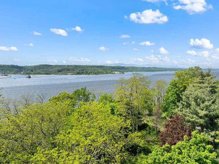 39 Grinnell Street, Rhinecliff, NY 12574 Property for sale