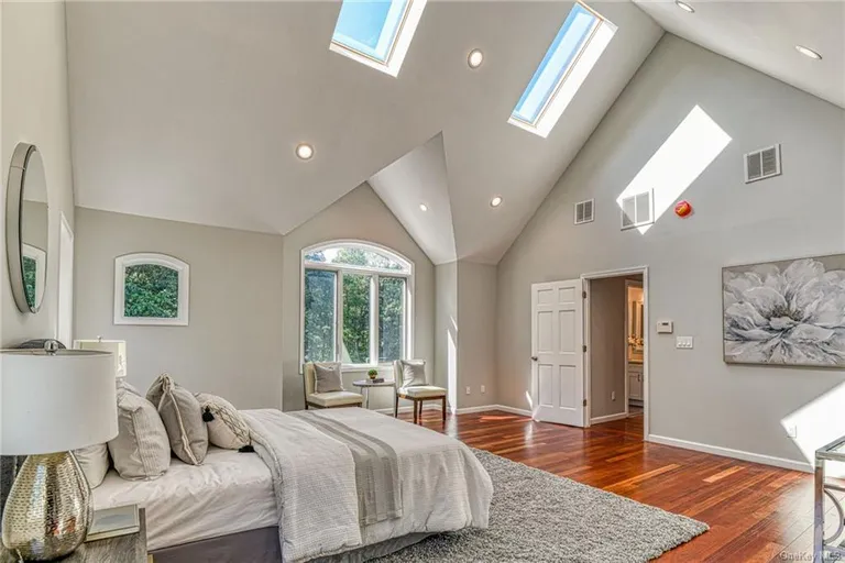 New York City Real Estate | View 30 Sunset Drive | room 2 | View 3